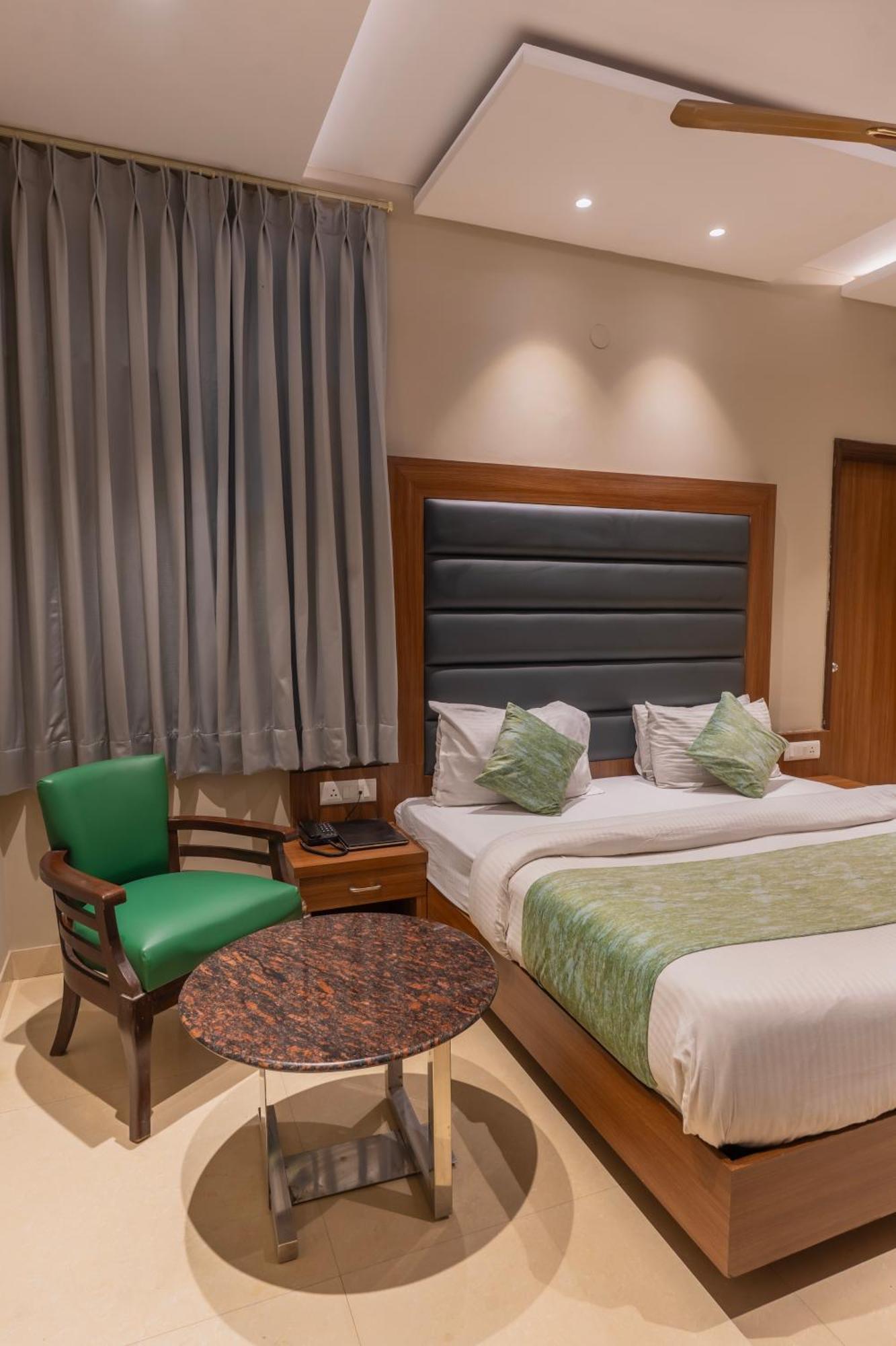 Hotel Amritsar International 2 Min Walk From Amritsar Bus Stand Εξωτερικό φωτογραφία