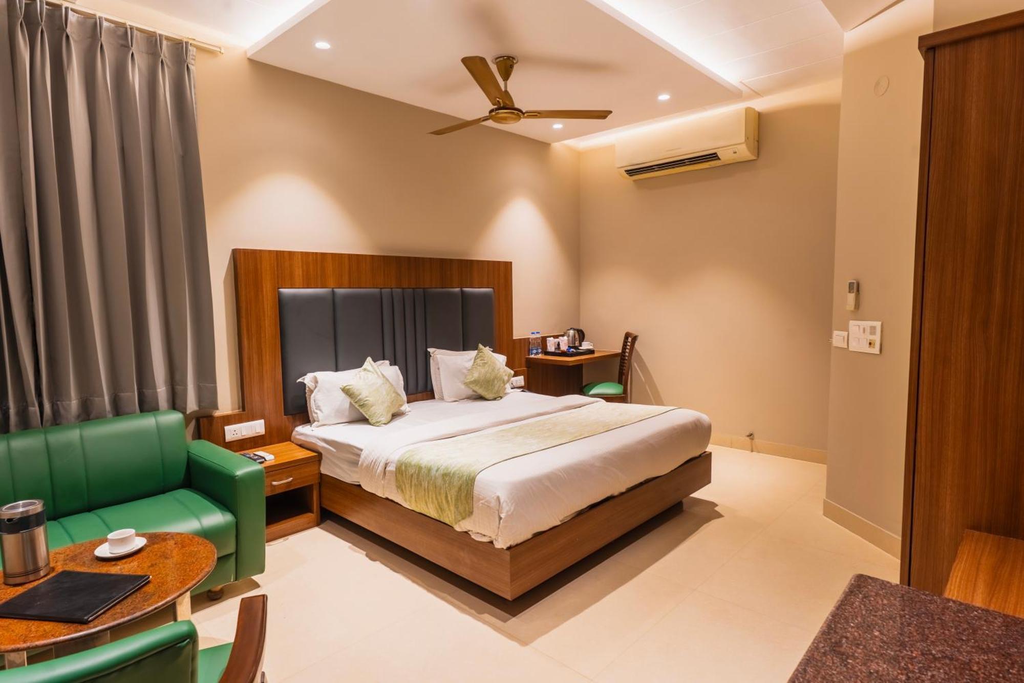 Hotel Amritsar International 2 Min Walk From Amritsar Bus Stand Εξωτερικό φωτογραφία