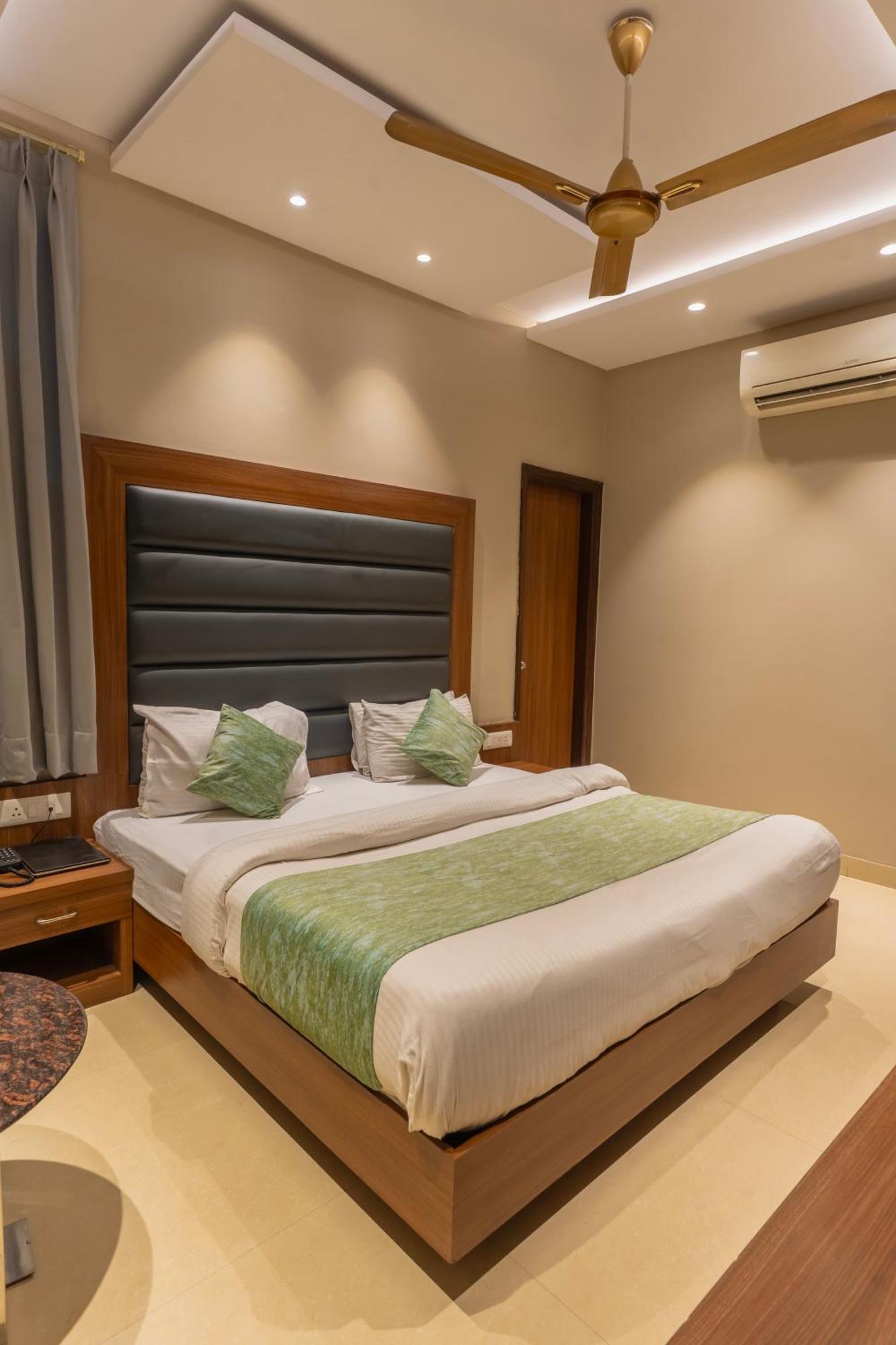 Hotel Amritsar International 2 Min Walk From Amritsar Bus Stand Εξωτερικό φωτογραφία