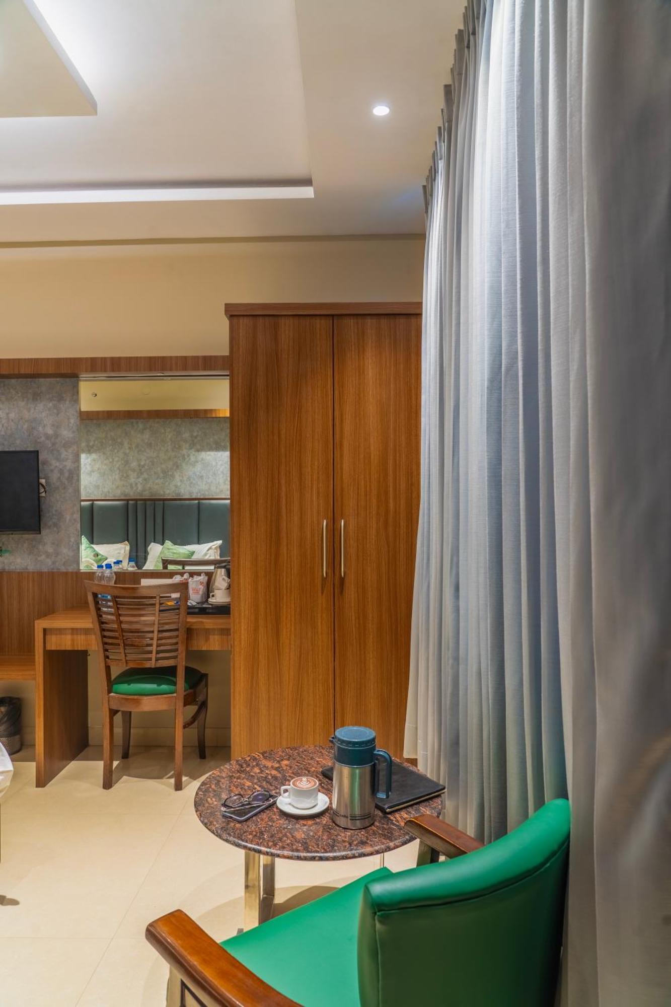 Hotel Amritsar International 2 Min Walk From Amritsar Bus Stand Εξωτερικό φωτογραφία