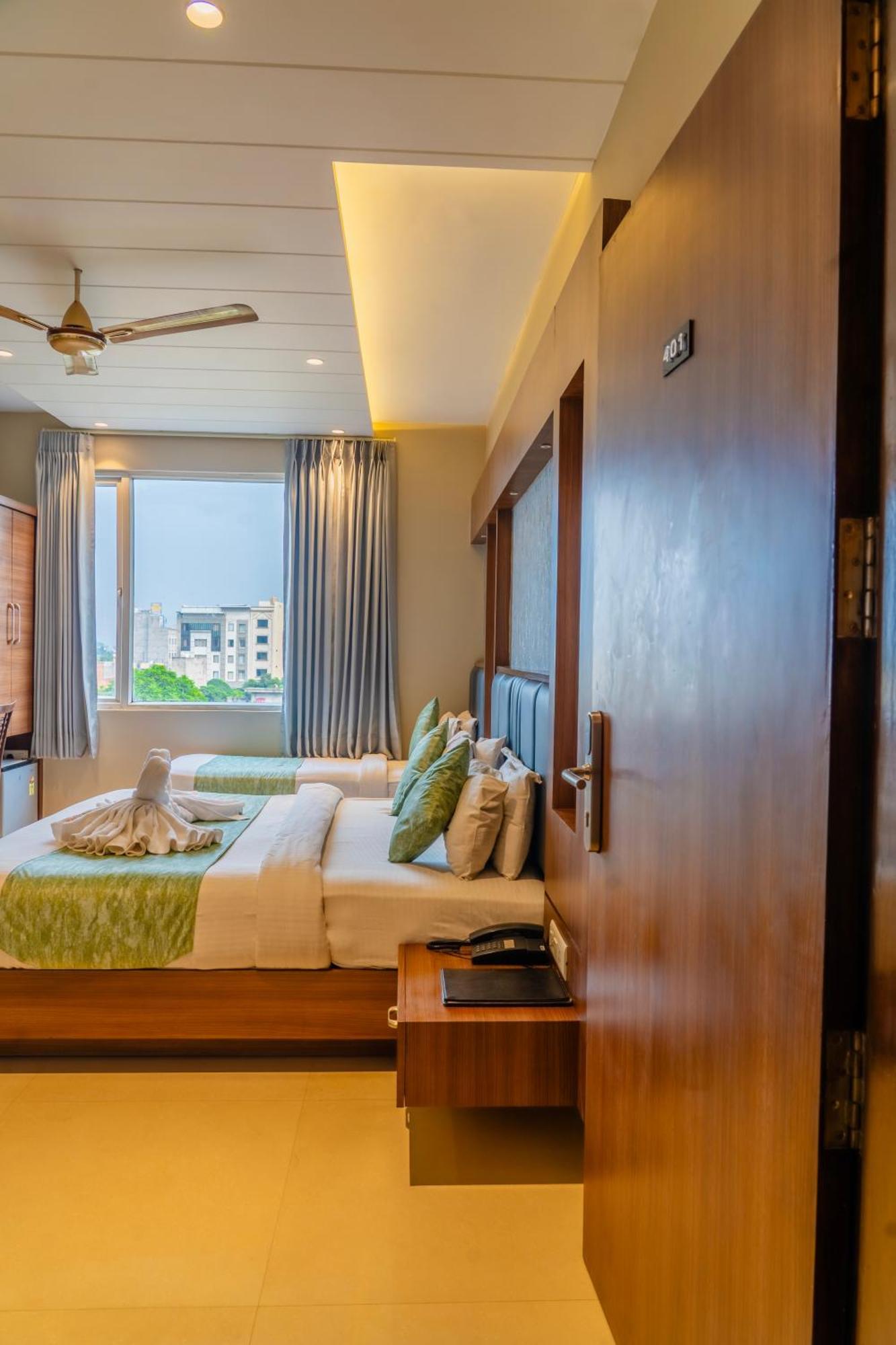 Hotel Amritsar International 2 Min Walk From Amritsar Bus Stand Εξωτερικό φωτογραφία
